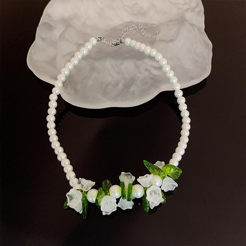 

Chokers Minar Sweet Green Color Resin Lily Of The Valley Flower Pendant Necklaces For Women Pearl Beads Chain Choker Necklace JewelryChokers