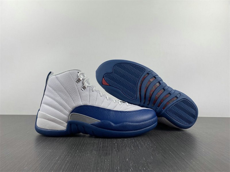 

Limited Edition 12 French Blue Basketball Designer Shoes White Metallic Silver Varsity Red Fashion Sport Sneakers Top Quality Come With Box Size US7.5-12, White french blue metallic silver red