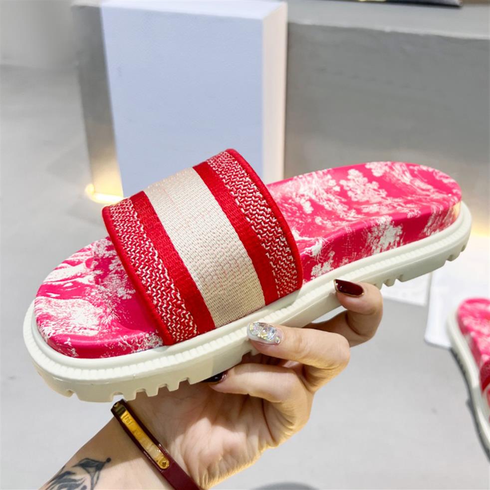 

new embroidery woman slippers Designer Slides Bizshoes Non-slip soles fashion High quality Flat sandals Multicolor 35 to 41335J, Color 12