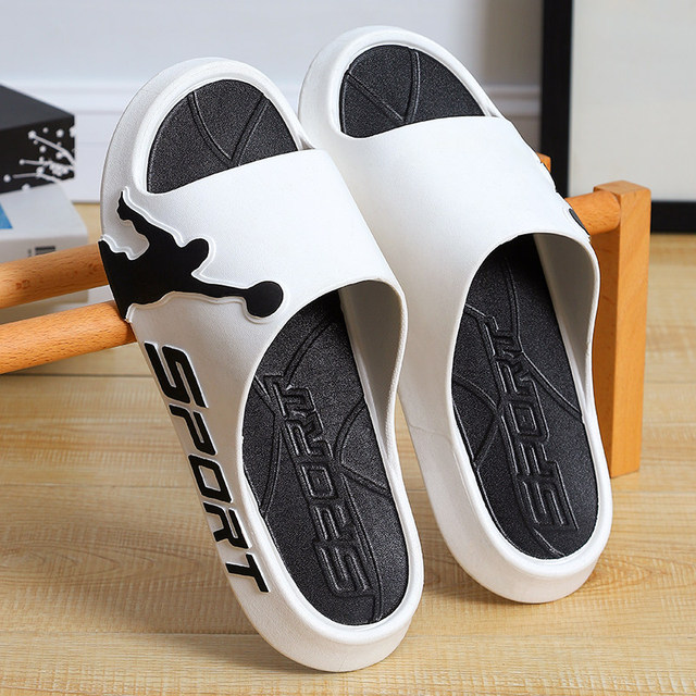 

sandals Fashion trend luxury slippers men's summer 2022 new home dormitory office wear thick bottom sandals