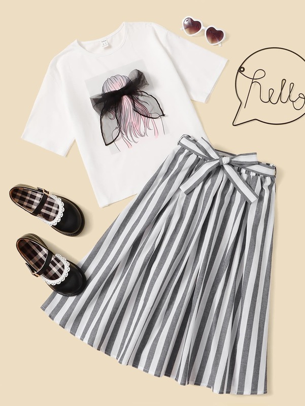 

Girls Figure Graphic Bow Detail Tee And Striped Skirt Set SHE, Multicolor