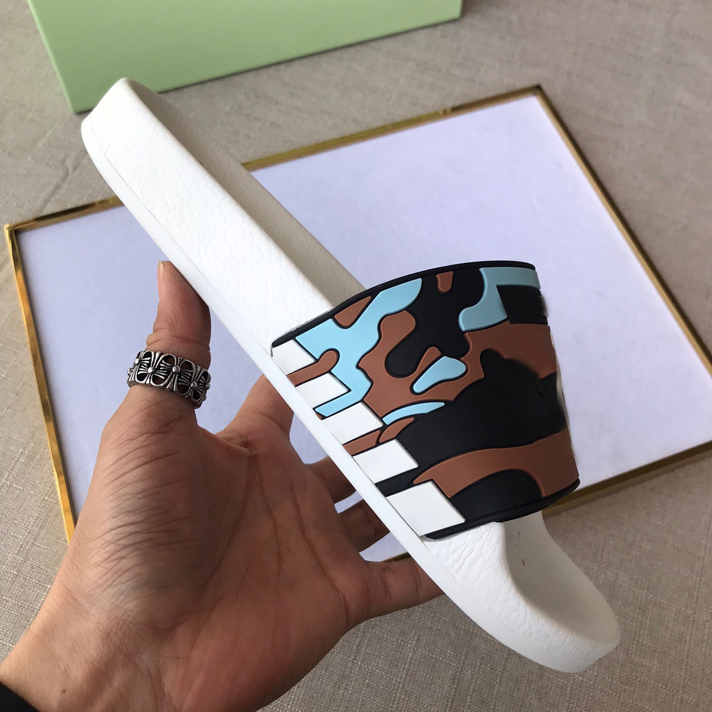 

Designer Slippers For Men Women Big Size 46 Slides Fashion Trend Rubber Foam Loafers Black White Letters Pool Sliders Dazzle Sandals Summer Beach Shoes, Shoes box