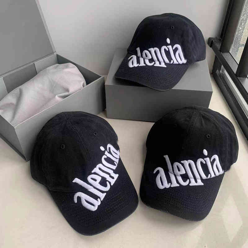 

Designer Ball Caps Balenciga Family b Baseball Cap High Version Letter Washing Embroidery Baseball Cap Men's and Women's Curved Brim Simple and Versatile, Picture color