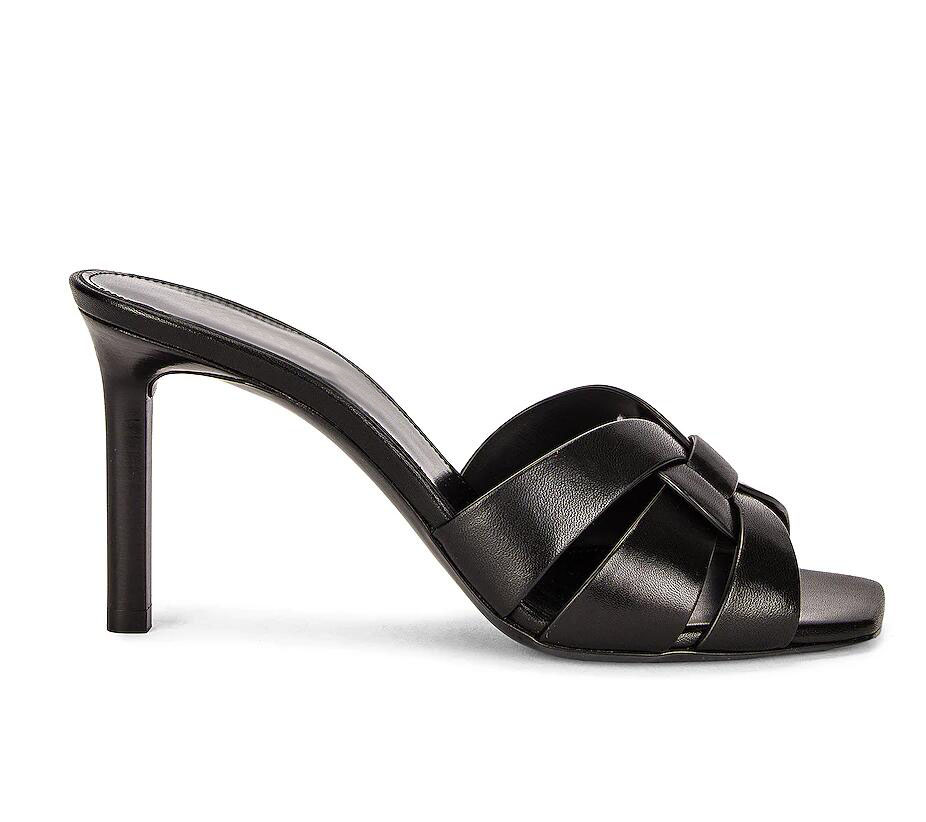 Avec une boîte Femmes Chaussures de sandale de pantoufle Chaussures de créateurs de luxe Hommage aux sandales en cuir véritables glissades talons