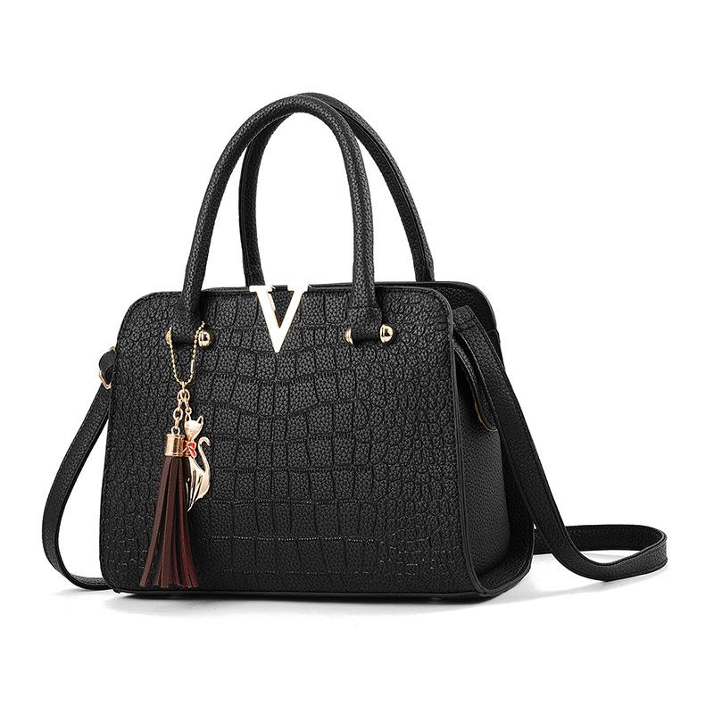 

Evening Bags 2022 Fashionable 100-pack Women's Bag Pu Ms. One-shoulder Sloping Classic Stiletto Handbag Bag.
