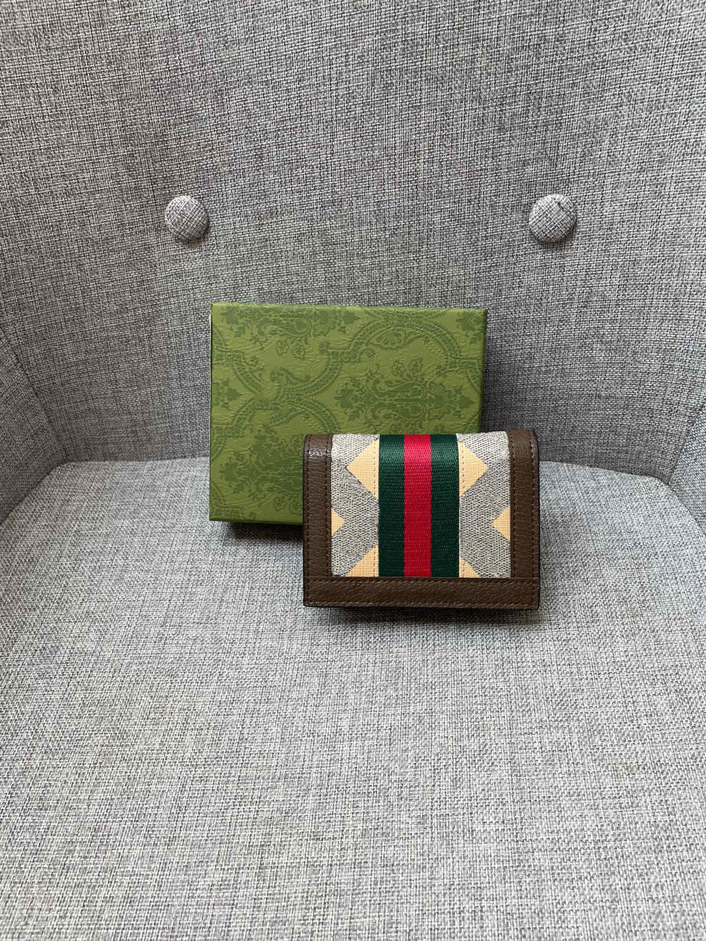 

Designers Men Wallet Leather Business Foldable Wallet Luxury Billfold Slim Hipster Credit Card Holders Inserts Coin Purses Vintage Walltes with box 523155