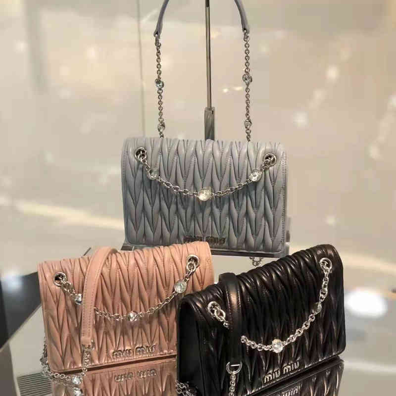 

2022 Early Spring Women's Bag Miu Rhinestone Chain Lovely Fold Sweet High-grade Miao Baida Messenger Single Shoulder, Sweet powder