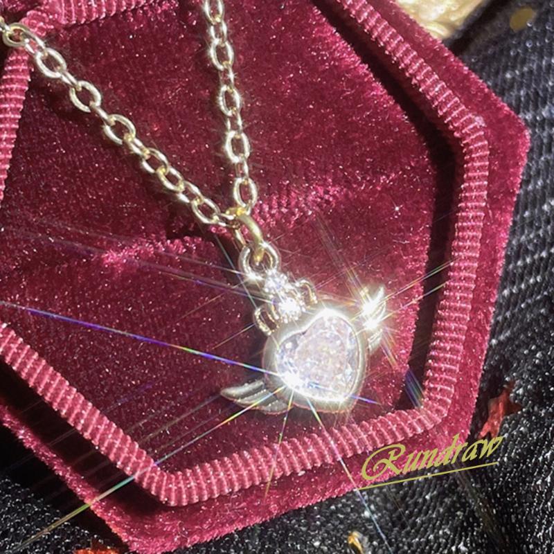 

Pendant Necklaces Rundraw Classic Women Little Peach Heart Zircon Wing Necklace Zinc Alloy Chain Gold Color For Female Party Gift JewelryPen