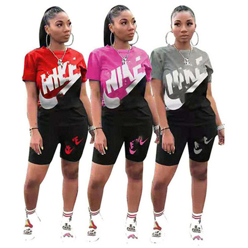 2023 Brand Women Tracksuits Contuiets à manches courtes Ensembles en deux pièces T-shirts shorts d'été