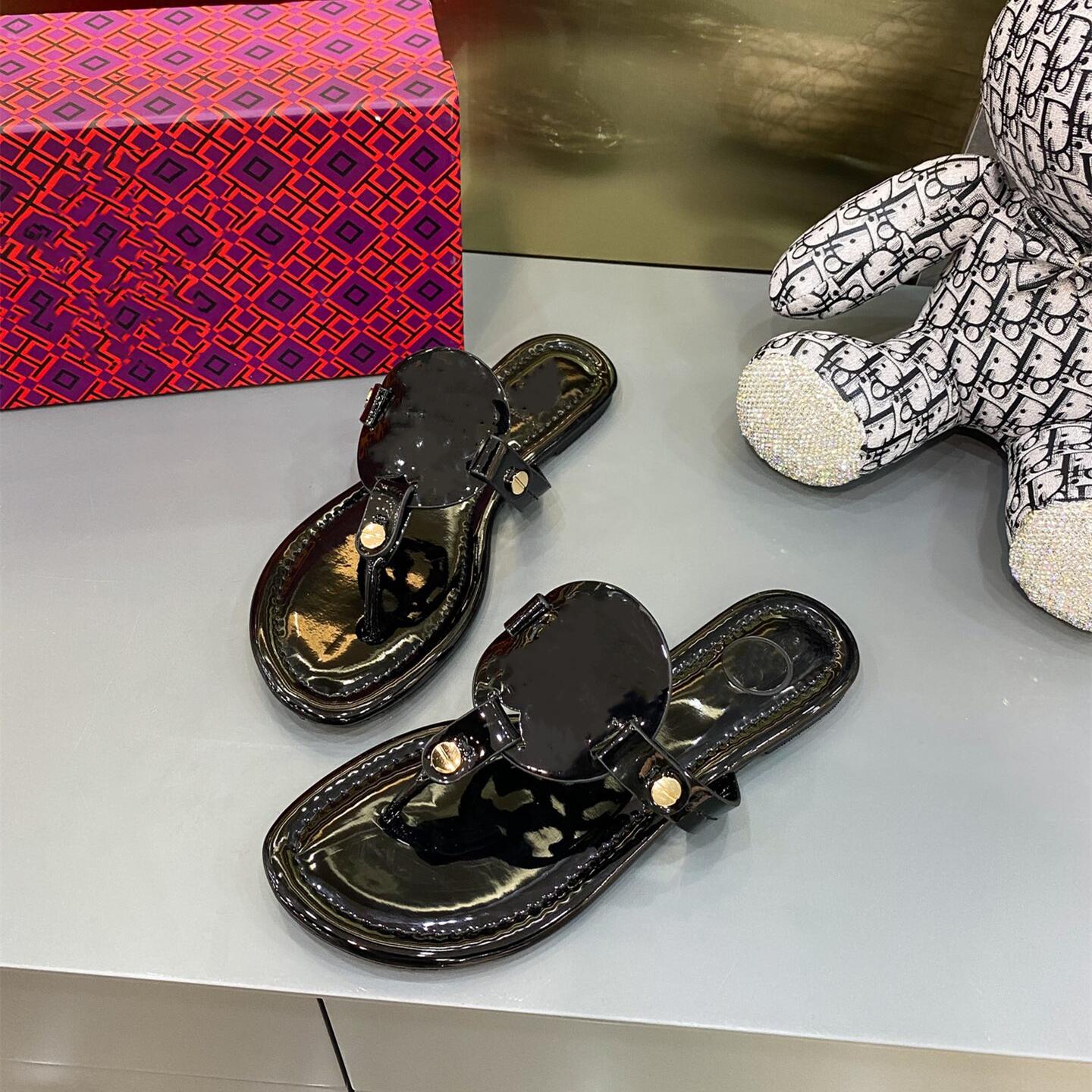 

Brand Women Designer Sandals Cutout Flats Low Heel Slippers Fashion Luxury Tories Slippers Rubber Summer Flip-Flops Outdoor Beach Pool Slippers, #3