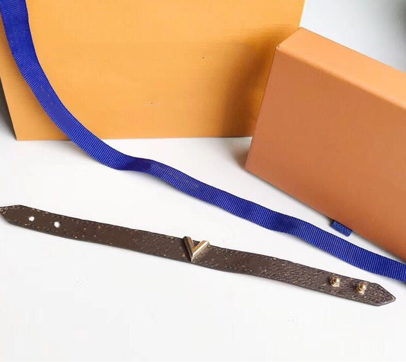 

Letter Flower Bracelet Leather Pyramid Old Flower Leather Bracelet Real Sheepskin 316 Steel Electroplating 18k Bracelet for Woman