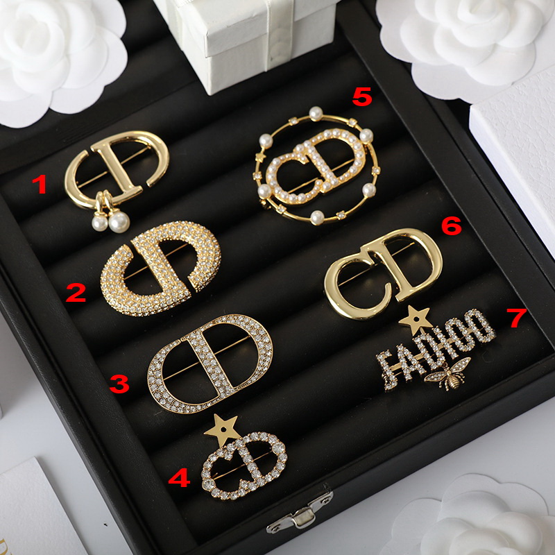 

Designer jewelry Vintage D Letter full diamonds Women Brooch Celebrity female luxurious broochs Pins Br002