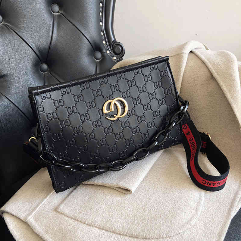 

2023 shoulder bags Foreign women's new fashion embossed messenger bag, Green