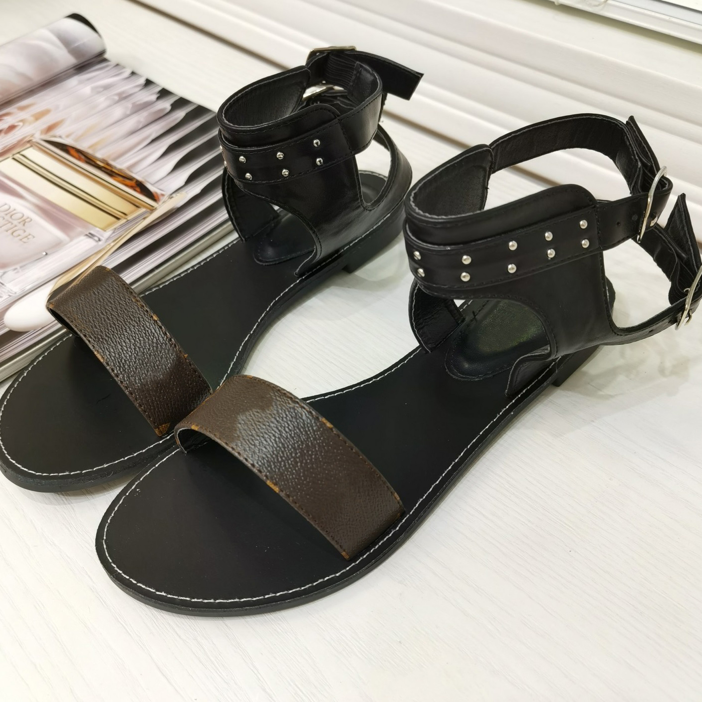 

classic lu brown flower rivet Women Sandals Summer fashion Sexy Ankle High Boots womens letter Gladiator Casual Flat designer Woman Shoes Ladies Beach Roman Loafers, Black