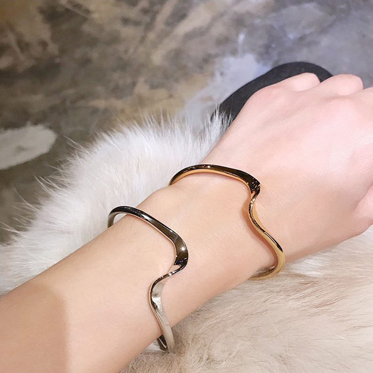 

Cold Wind Wave Bracelet Minority Temperament Versatile Female Design Sense Open Hand Jewelry Simple