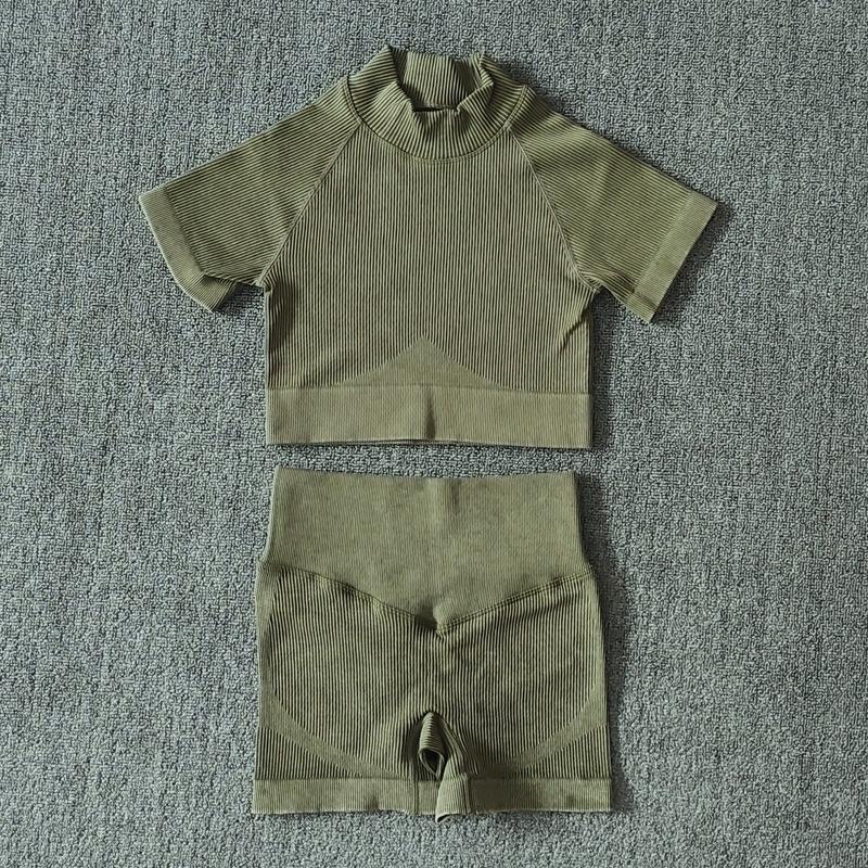 

Yoga Outfit Women High Collar Seamless Set Crop Top Short Sleeve Waist Scrunch Shorts Leggings Workout Sport Fitness SuitsYoga, Shortsbeige