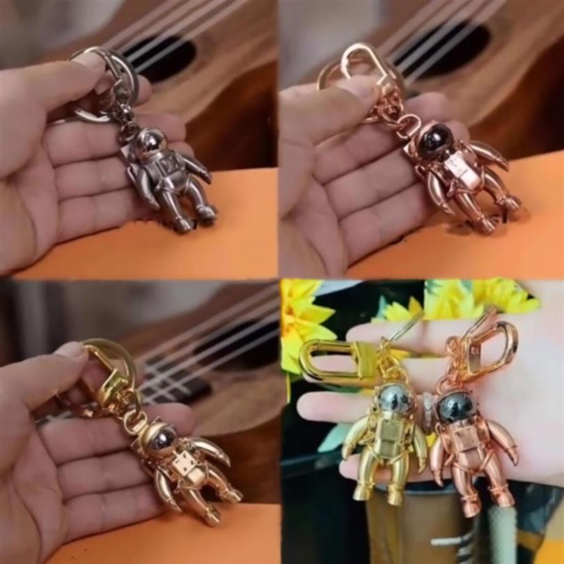 

Luxury brand keychain creative astronaut solid metal car key chain gift box packaging31902183