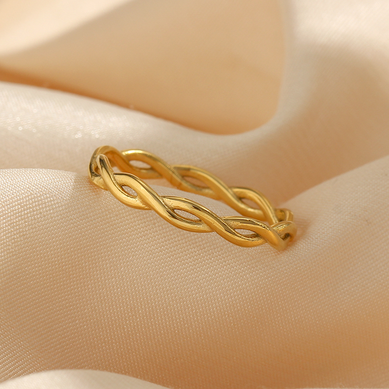 

Super Minimalist Braided Twisted Thin Gold Rings For Lady Waterproof Stainless Steel 18K Plated Girl s Ring 220716