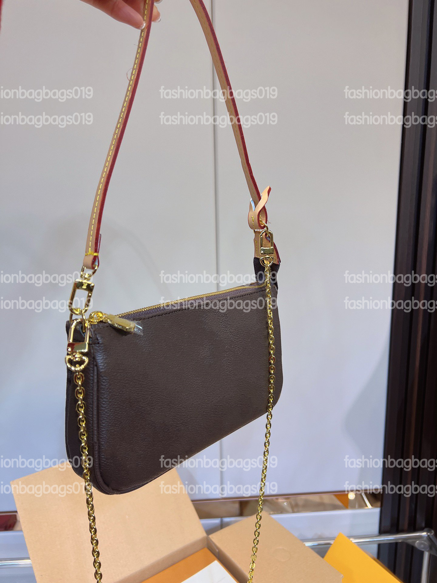 

Luxury Women Fashion Pochette Bags Brown White Soft Monograms Empreinte embossed leather Designers Shoulder Bag Gold-Color Chain For Hand Purse Bag