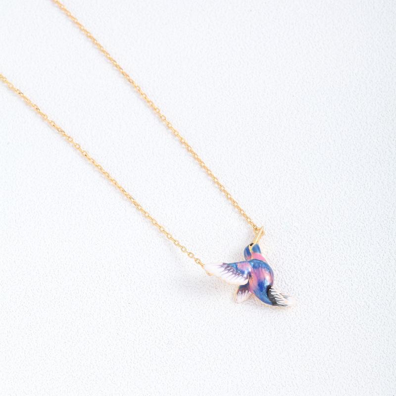 

Pendant Necklaces European And American Jewelry Hand-painted Enamel Glaze Three-dimensional Hummingbird Fashion Temperament NecklacePendant