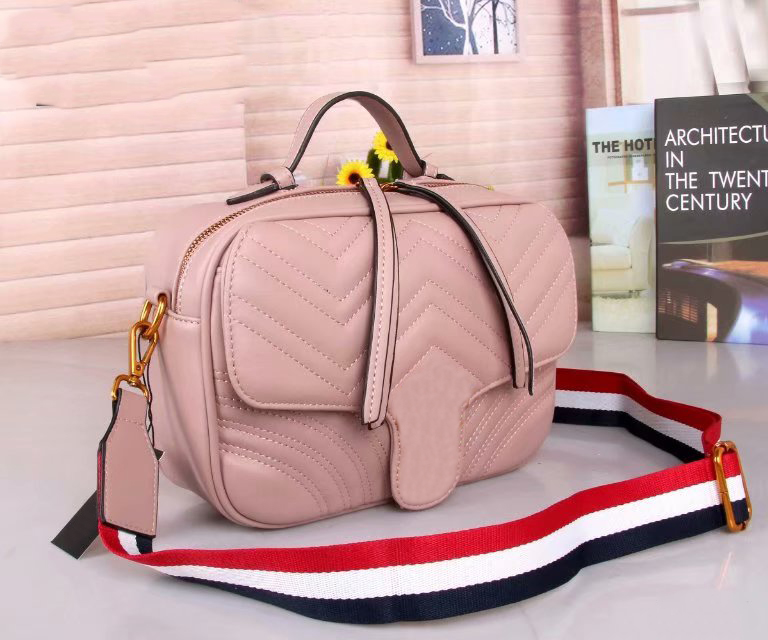 

Luxury Designer Womens Handbags Purses Leather Evening Bag Shoulder Bag Crossbody Bags Handbag Purse Clutch Metal Logo Lady Strap Wallets Messenger 498100/6711, 27*9*19cm