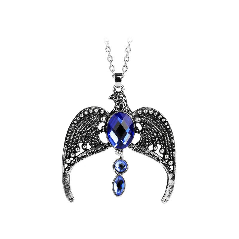 Colliers pendants 10pcs / lot Poudlard Houes Lost Magic School Retro Noble Crown Collier Chaîne de vente en gros PendantPendant