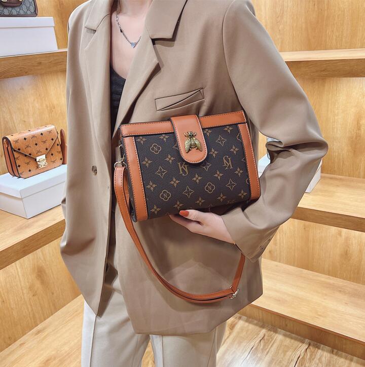 

Factory sales ladies shoulder bags street fashion diamond buckle handbag cross multifunctional leather backpack comfortable wide shoulders strap clutch bag, Khaki1-5908