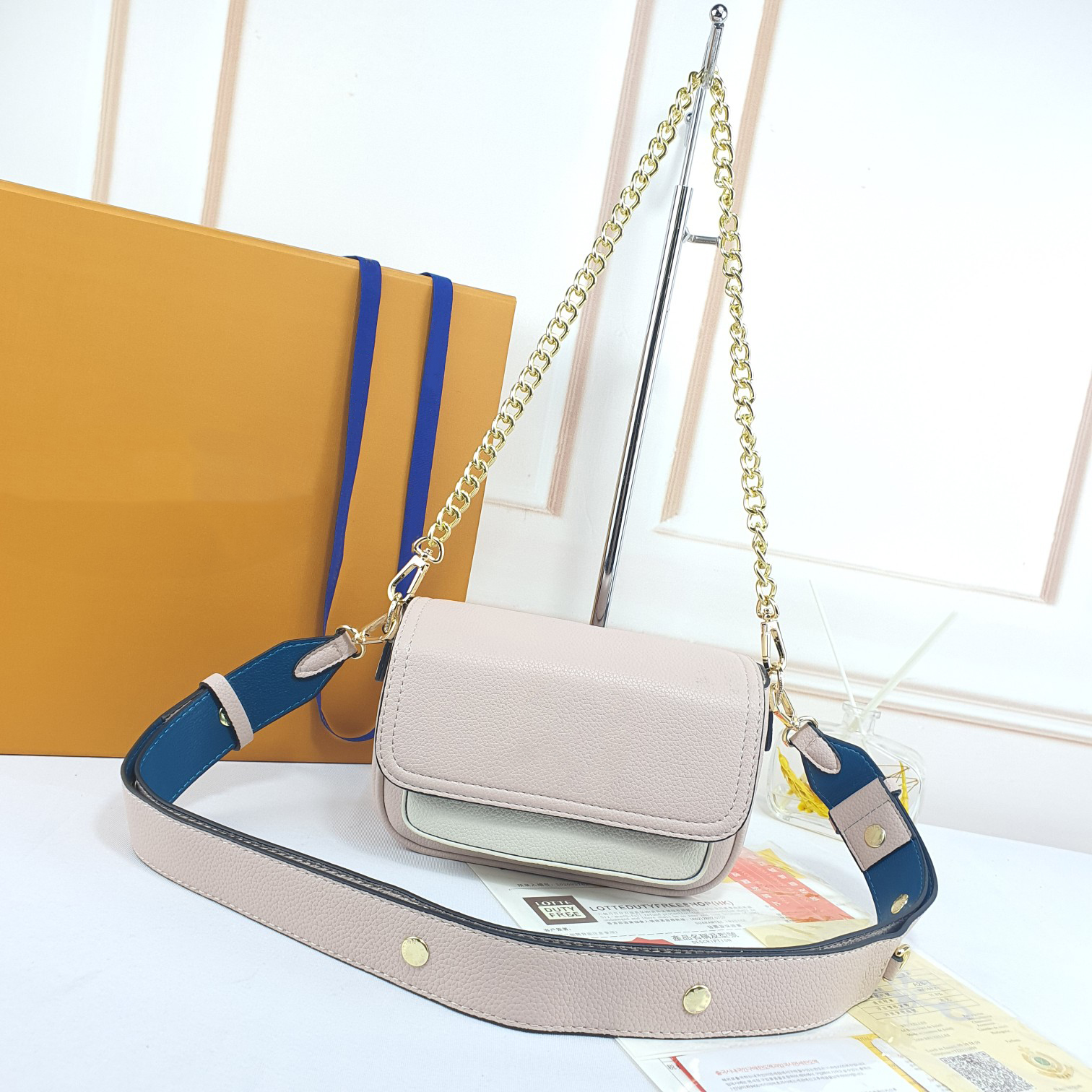 

Designer Bags Lockme Tender Genuine Leather crossbody high quality size 19cm, Black