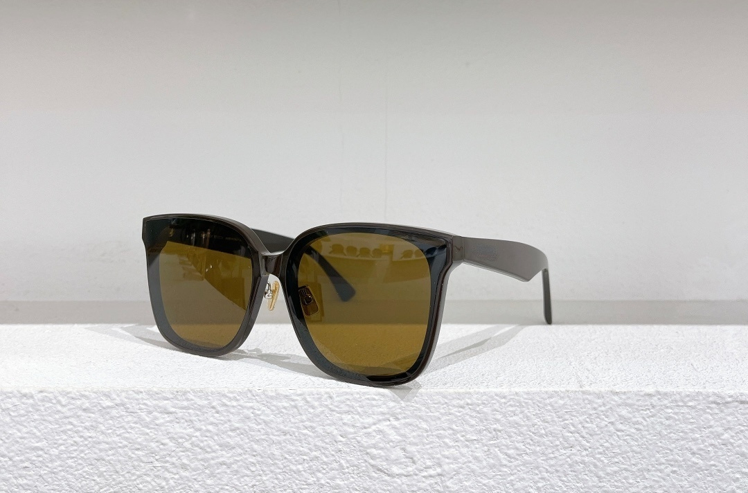 Lunettes de soleil de mode Classic Gentle Monster Square Femelle Lunettes de soleil Femme Femme Mens Brand de luxe Tendance haut de gamme Général
