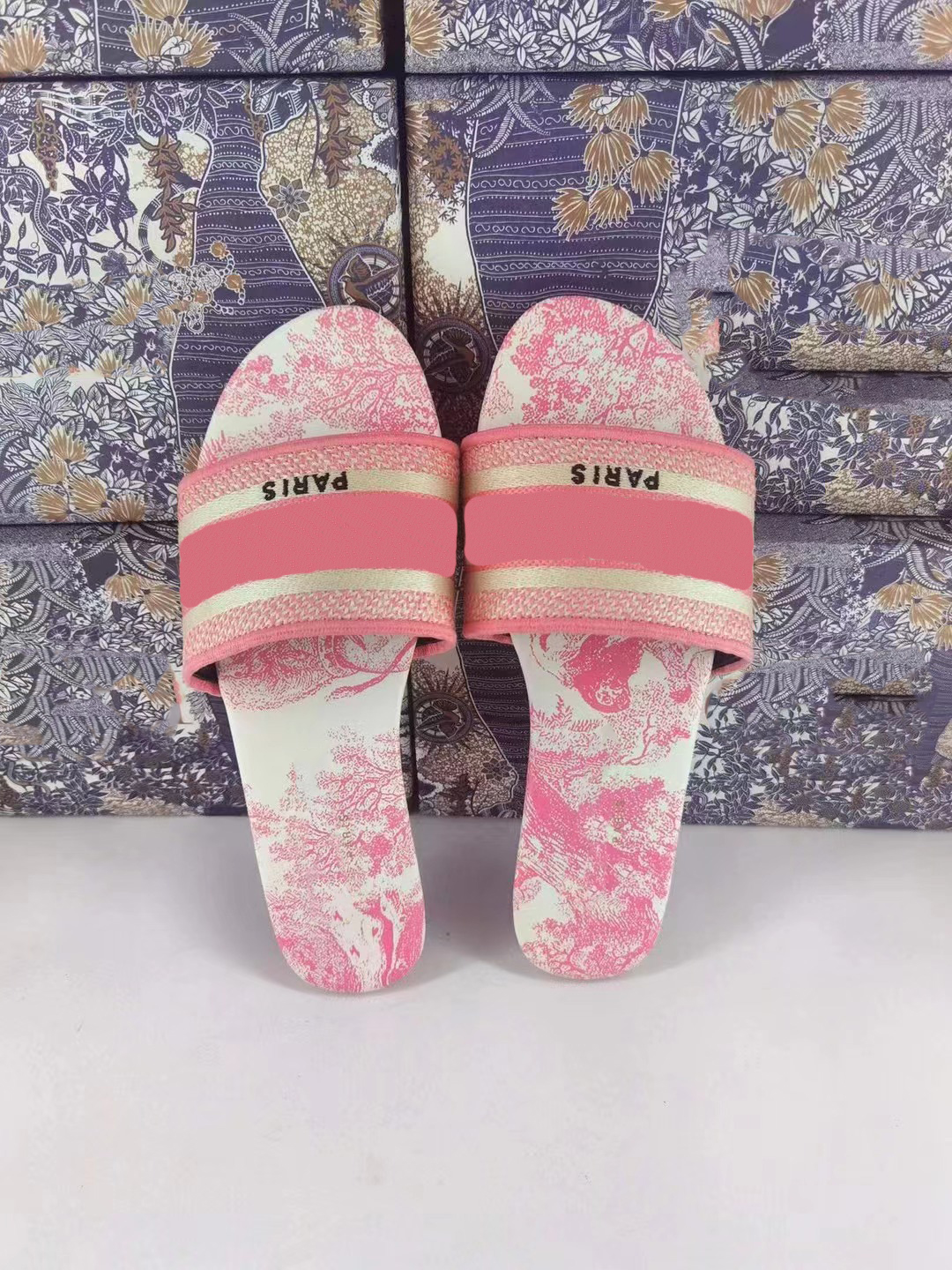 

New 2022 designer slippers women's Paris beautiful shoes summer sandals thick bottomed beach slippers casual shoes printed Navy embroidered, Silver
