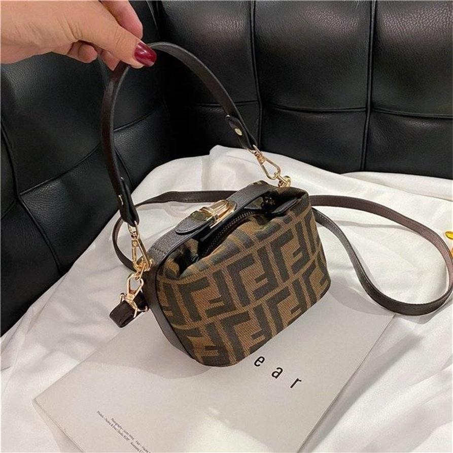 

Gap Factory Code Mini Bag new leisure pillow bag mini portable lunch box one shoulder straddle women's2726, Khaki