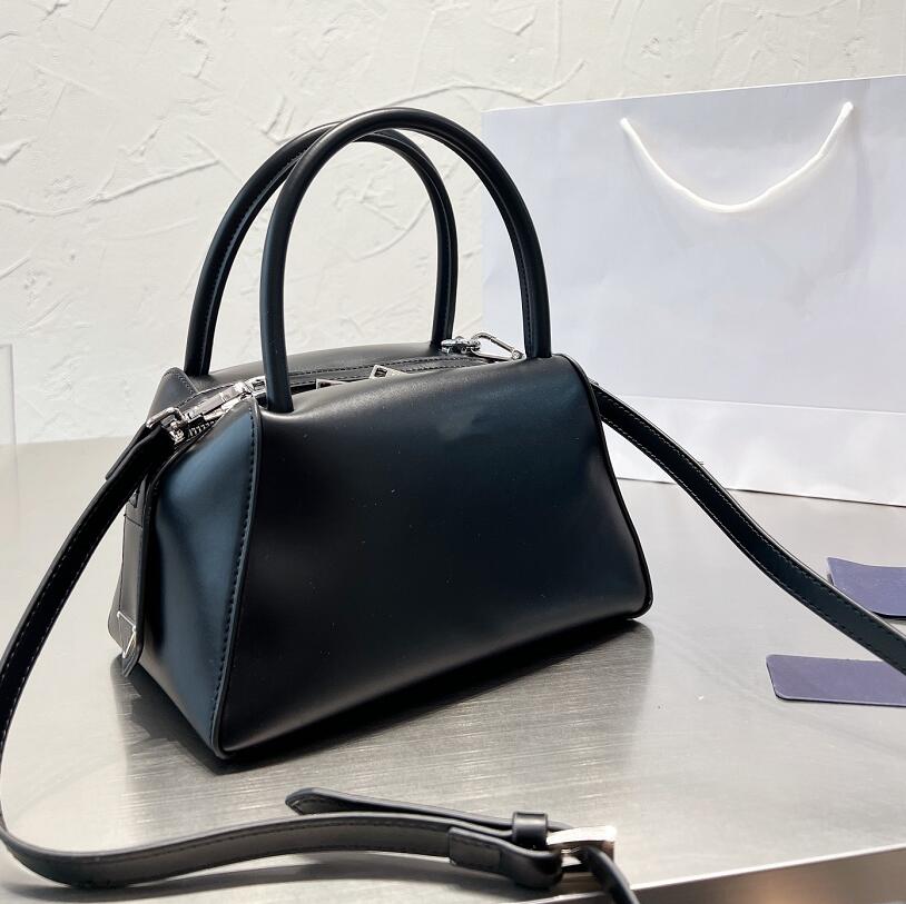 

Ladies Fashion Casual Designer Luxury Handbag Shoulder Bags Leather Classic Crossbody High Quality Womens Zipper Retro Handbags, Black