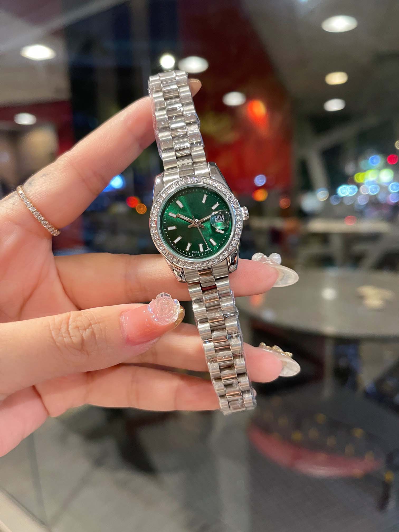 

Montre de luxe Women Fashion Watch Designer Ladies Watches diamond 904L unique simple watch 28mm Dial stainless steel strap