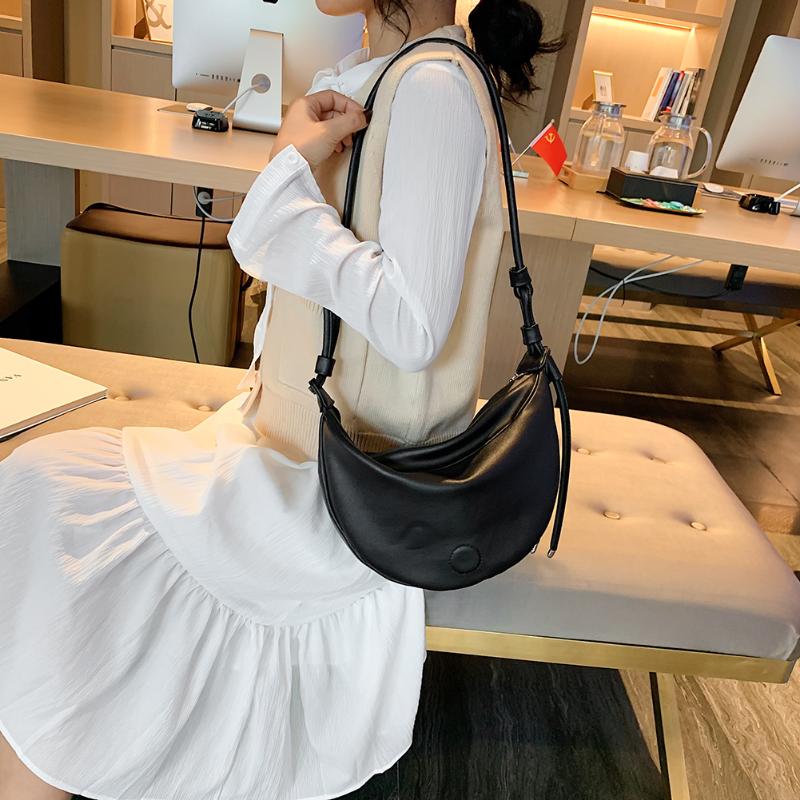 

Evening Bags Fashion Handbags Portable Delicate Design Women PU Leather Shoulder Crossbody Bag Crescent Messenger HandbagEvening, Light brown