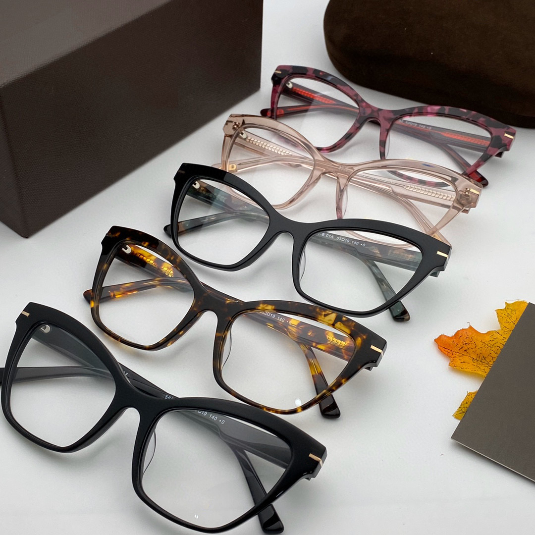 Men and Women Eye Glasses Frames Eyeglasses Frame Clear Lens Mens Womens 5601 Latest random box