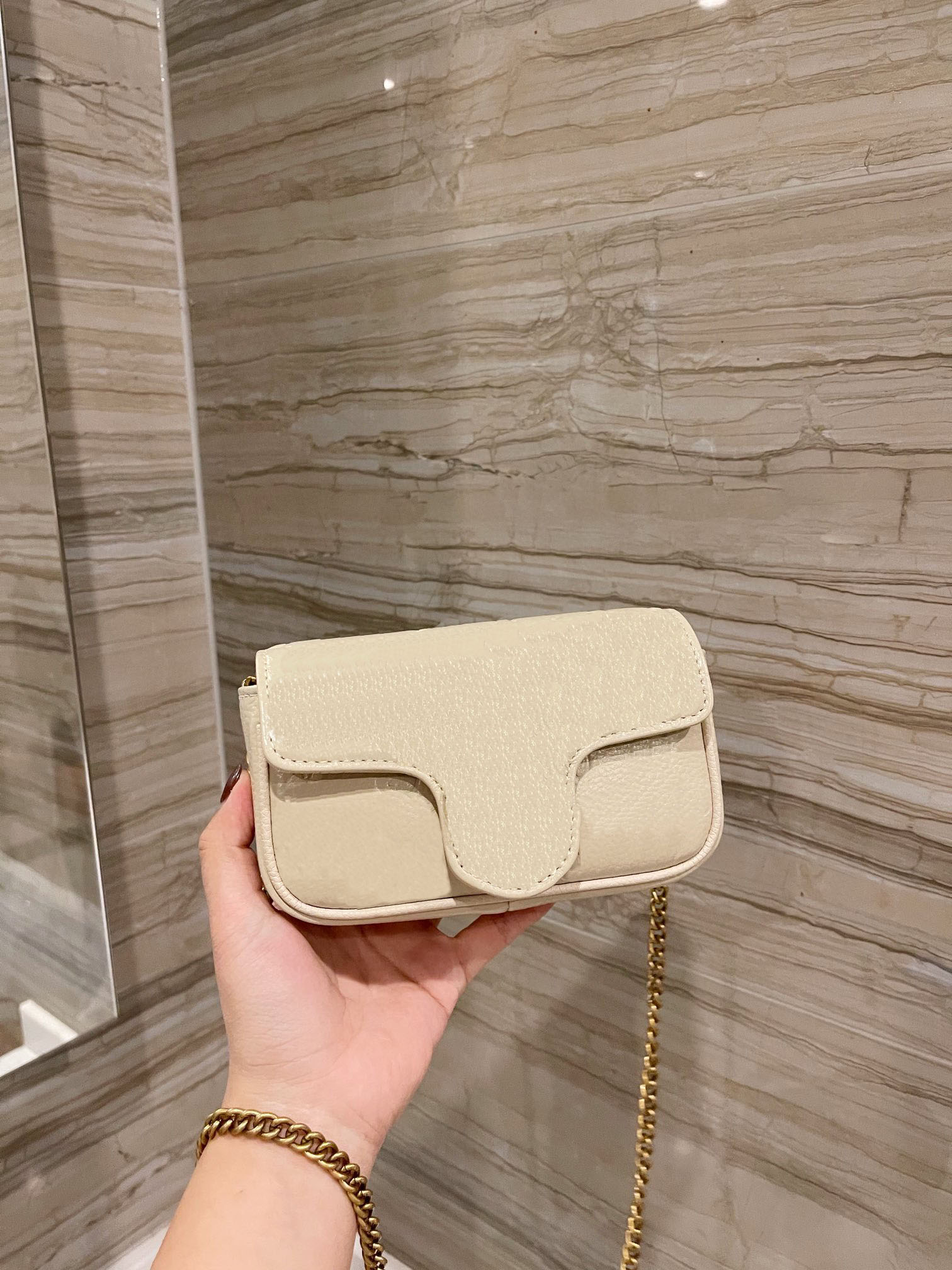 

Luxury Designer Brand Fashion Shoulder mini Bags Handbags High Quality Women chains letter purse phone bag wallet temperament cross body totes lady lovely, No bags