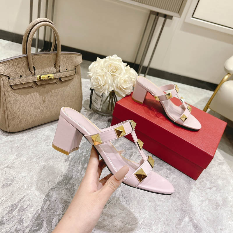 

Stylish Women Heeled Slippers Sandals Flat ROMAN STUD CALFSKIN SLIDE Sandal ROSE CANNELLE LIGHT IVORY Summer Designer Luxury Fashion Ladies Beach Flat Flip Flops, Customized