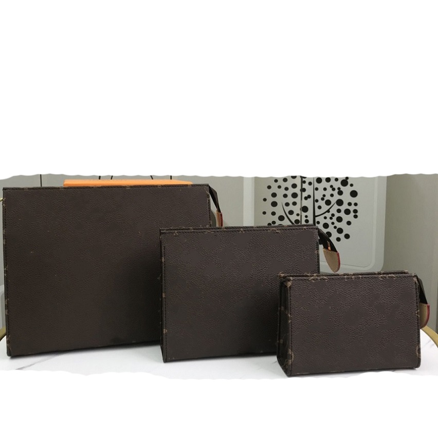 

2022 luxurys designers bags TOlLET POUCH XL Toilet bag The lining is made of washable material Women Purse toilets clutch fashion new arrival Free ship, Mono brown