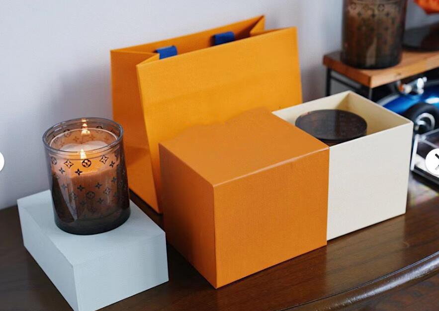 

Car Air Freshener Aromatherapy Iv Perfume Candle fragrance 220g Dehors II Neige Feuilles d'Or lle Blanche L'Air du Jardin Scented Parfum Bougie Wax with sealed gift box