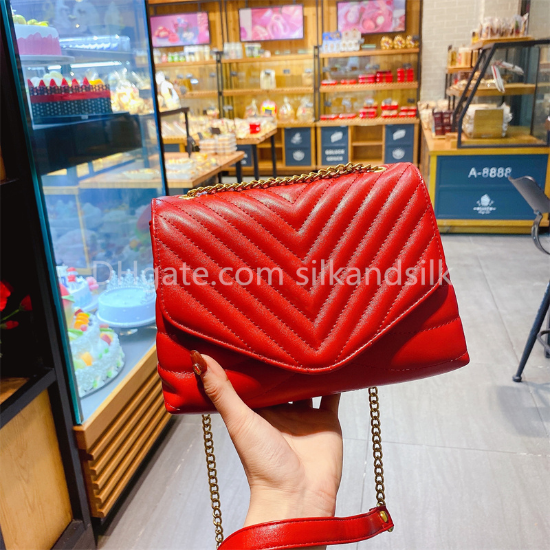 

Luxury Women's Messenger Bags Designer Metal Chain Crossbody Bag Fashion Europe and America Simple One Shoulder Envelope Bag Ladies Small Square Handbag Wallet, Extra shipping