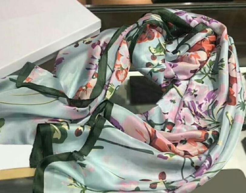 Haute Qualité 2022 Mode Designer Foulard d'automne et d'hiver Soie Feuilles Femmes Femmes Timeless Classic, Super Long Long Châle Fashion Soft Wr