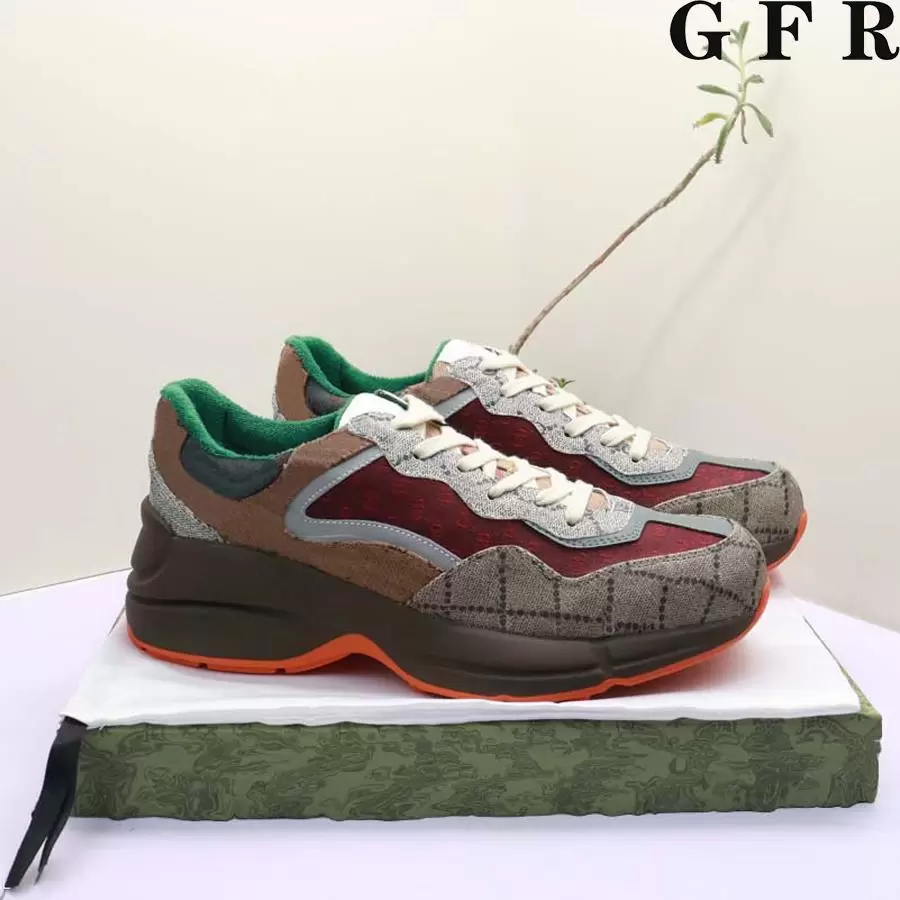 

Comfortable New Casual shoes top Sneaker designer Plaid pattern Platform Classic Suede Leather Sports Skateboarding Shoes Men Women Sneakers, This is the box