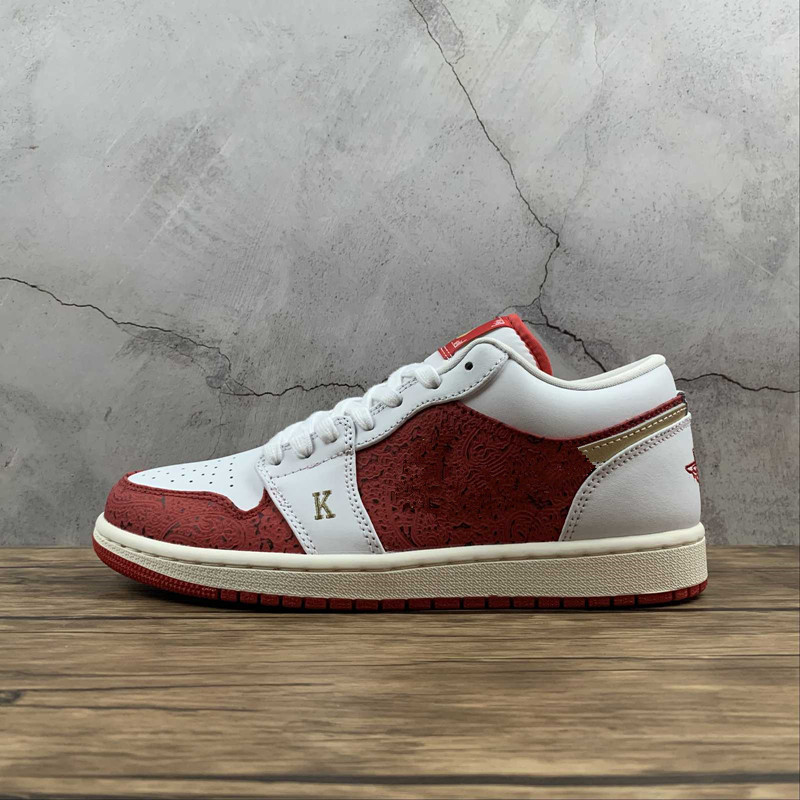 

Shoes Womens Jumpman 1 Low SE GS Spades Basketball Shoe High Quality Sports Sneakers Real Leather WHITE/RED/WHITE/METALLIC GOLD Size, Box