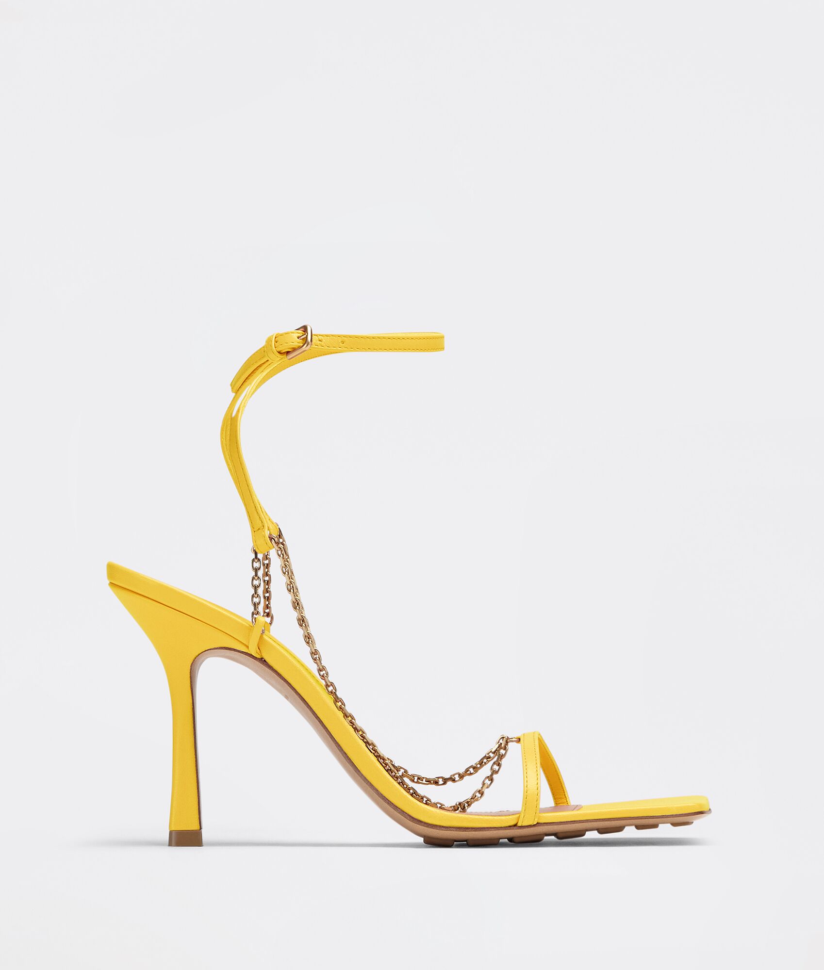 Sandales de créateurs Femmes Chaussures Luxe Stretch Sandale En Cuir Avec Chaîne Embellissement Bout Carré Talon Mince EU35-40 Avec Boîte Robes D