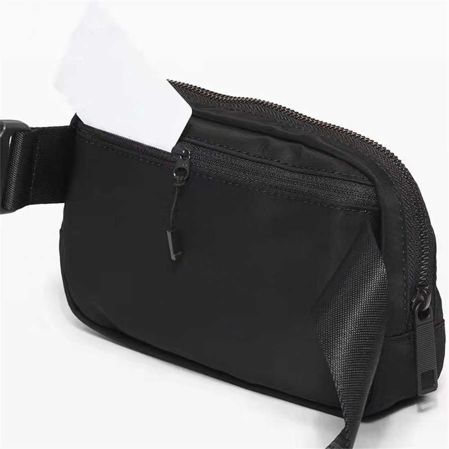 

Outdoor Bags Women Men Waist Bag Gym Elastic Adjustable Strap Zipper Fanny Pack, Black