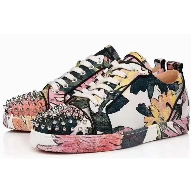 

Designer classic red shoes men's casual shoes fashion low dress suede spikes flat crystal spikes personality women's running t89