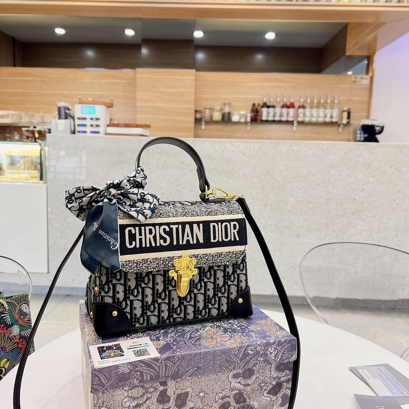 

D Cases Luxury Designer Cannage Lady Dior Trotter Saddle bags Bags High Quality handbag Leather shoulder tote Shopping Crossbody bag nwrnre