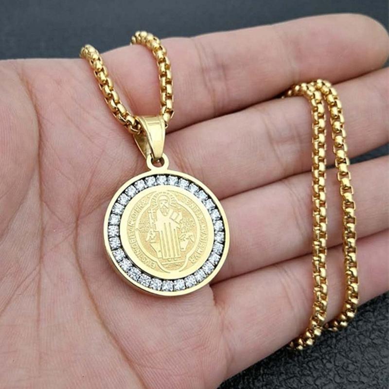 

Pendant Necklaces Classic Catholic Gold Plated Holy Father Medal Necklace Religious Style High Quality Metal Prayer JewelryPendant