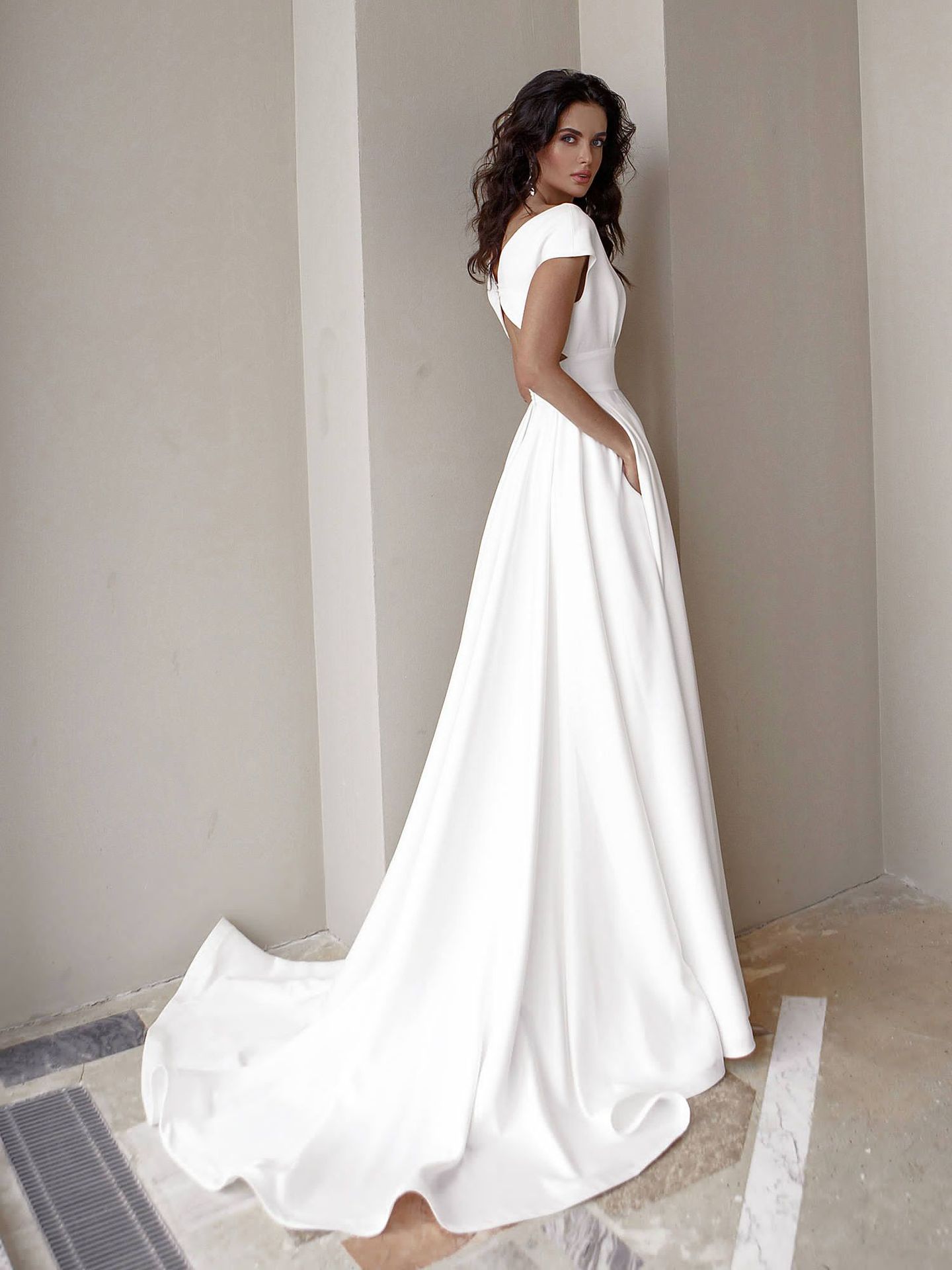 

New V-neck solid dress floor length skirt, White