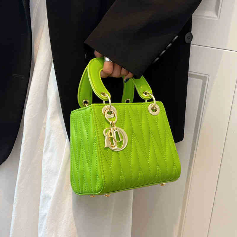 

High pleated handbag female 2022 new versatile fashion one shoulder, Black